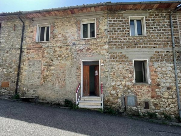 casa indipendente in vendita a Fabro in zona Fabro Scalo