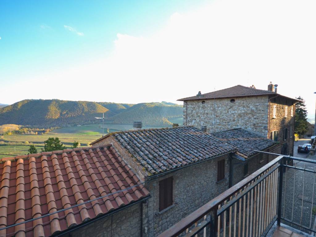 casa indipendente in vendita a Fabro