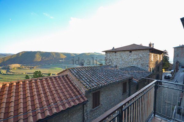 casa indipendente in vendita a Fabro