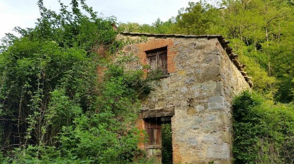 rudere in vendita a Fabro in zona Carnaiola