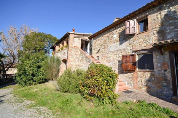 casa indipendente in vendita a Fabro