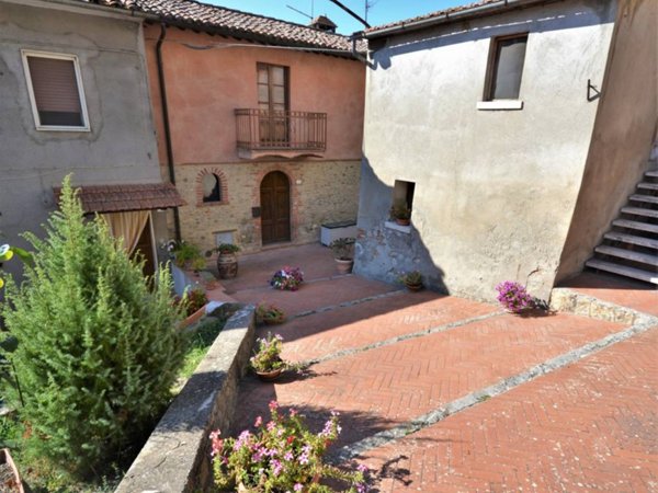 casa indipendente in vendita a Fabro