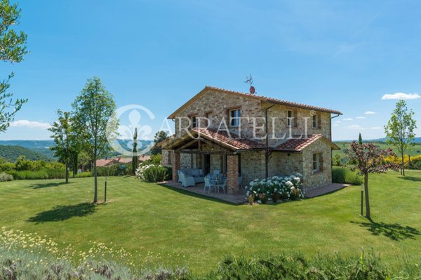 casale in vendita a Fabro