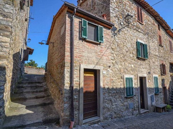 casa indipendente in vendita a Fabro
