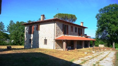 casa indipendente in vendita a Fabro