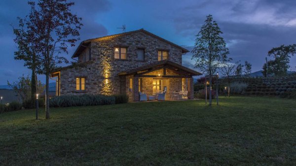 casa indipendente in vendita a Fabro