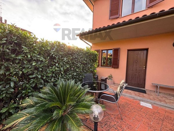 casa indipendente in vendita a Fabro