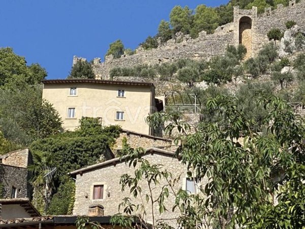 casa indipendente in vendita a Ferentillo
