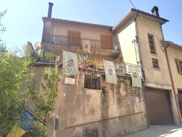 casa indipendente in vendita a Ferentillo