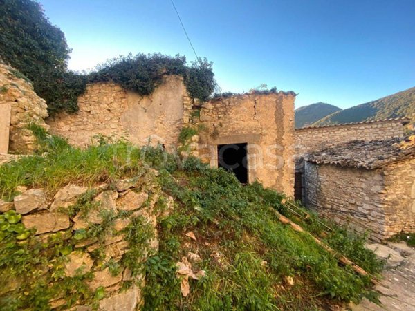 rudere in vendita a Ferentillo