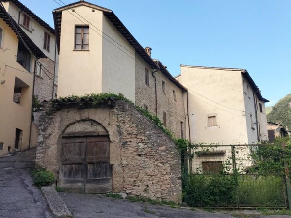 casa indipendente in vendita a Ferentillo in zona Monterivoso