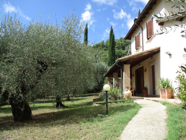 casa indipendente in vendita a Ferentillo