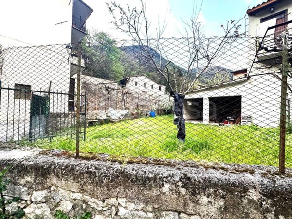 appartamento in vendita a Ferentillo in zona Sambucheto