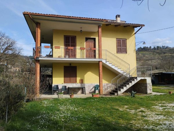 casa indipendente in vendita a Ferentillo