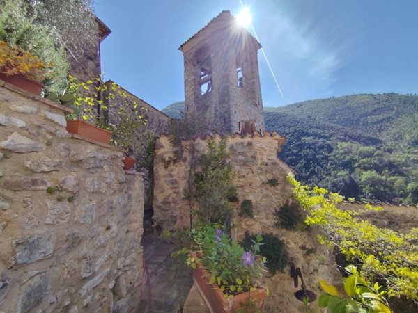 pentavano in vendita a Ferentillo in zona Monterivoso