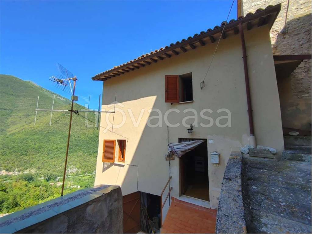 casa indipendente in vendita a Ferentillo in zona Terria