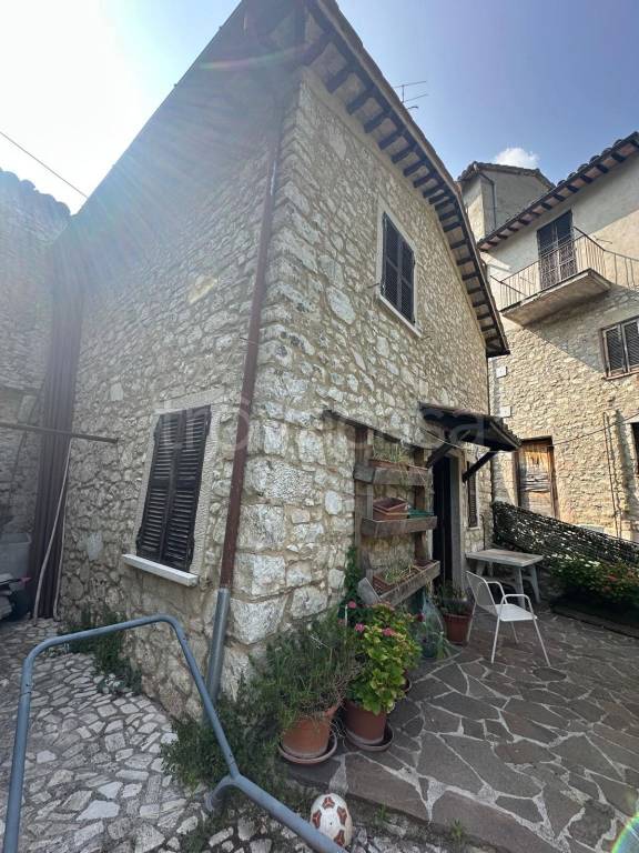 appartamento in vendita a Ferentillo in zona Macenano