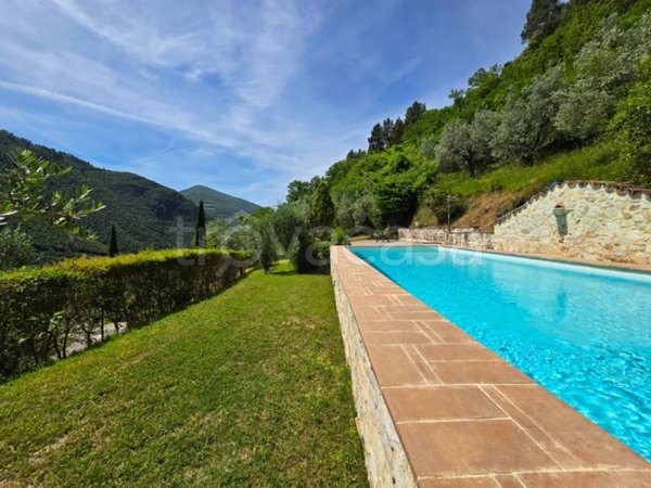 casa indipendente in vendita a Ferentillo