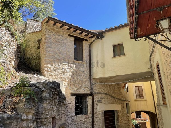 appartamento in vendita a Ferentillo in zona Monterivoso
