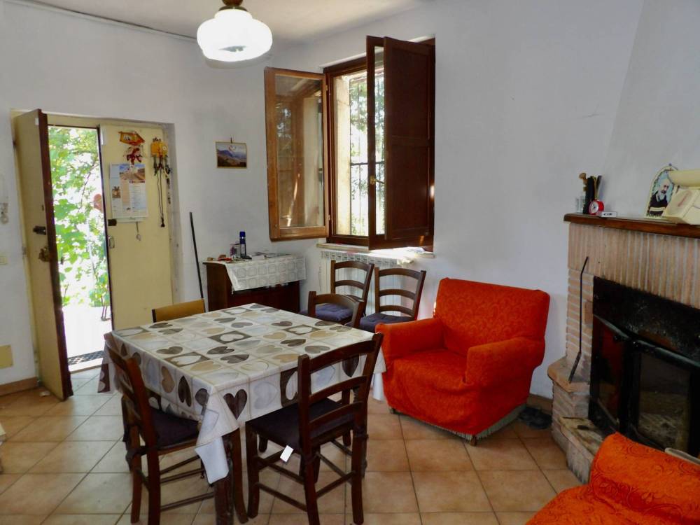 casa indipendente in vendita a Ferentillo in zona Colli