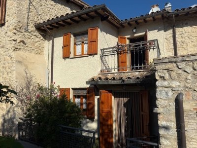 casa indipendente in vendita a Ferentillo in zona Ampognano