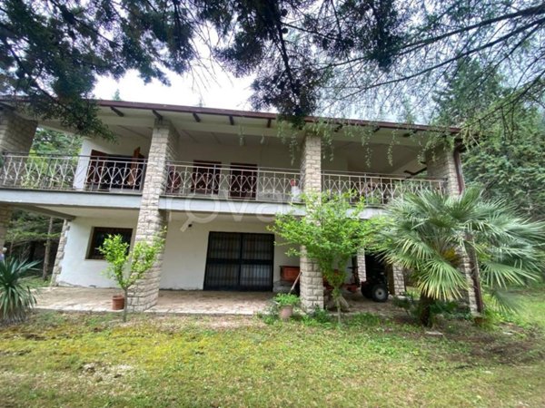 casa indipendente in vendita a Ferentillo