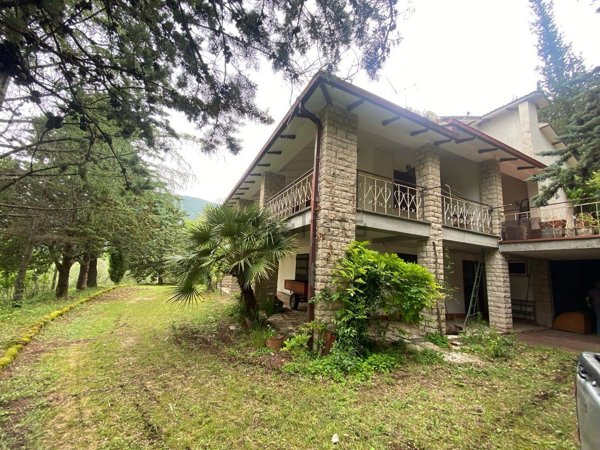 casa indipendente in vendita a Ferentillo