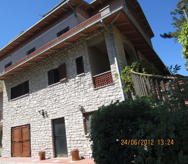 casa indipendente in vendita a Ferentillo