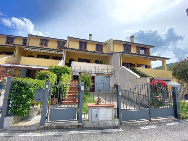 casa indipendente in vendita a Ferentillo