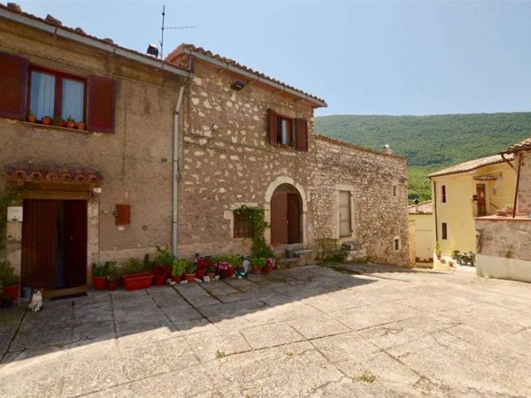 appartamento in vendita a Ferentillo in zona Castellonalto