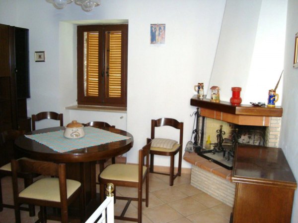 casa indipendente in vendita a Ferentillo in zona Monterivoso