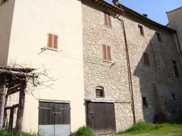 casa indipendente in vendita a Ferentillo in zona Monterivoso