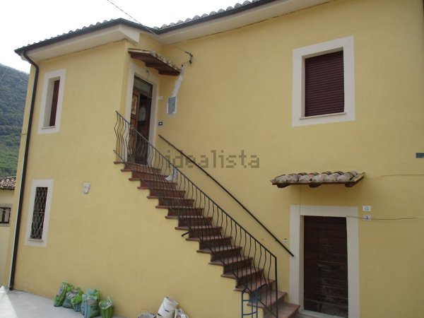 appartamento in vendita a Ferentillo in zona Castellonalto