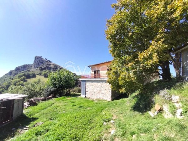 casa indipendente in vendita a Ferentillo