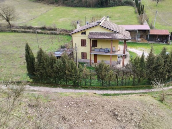 casa indipendente in vendita a Ferentillo