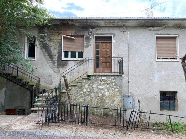 casa indipendente in vendita a Ferentillo in zona Terria