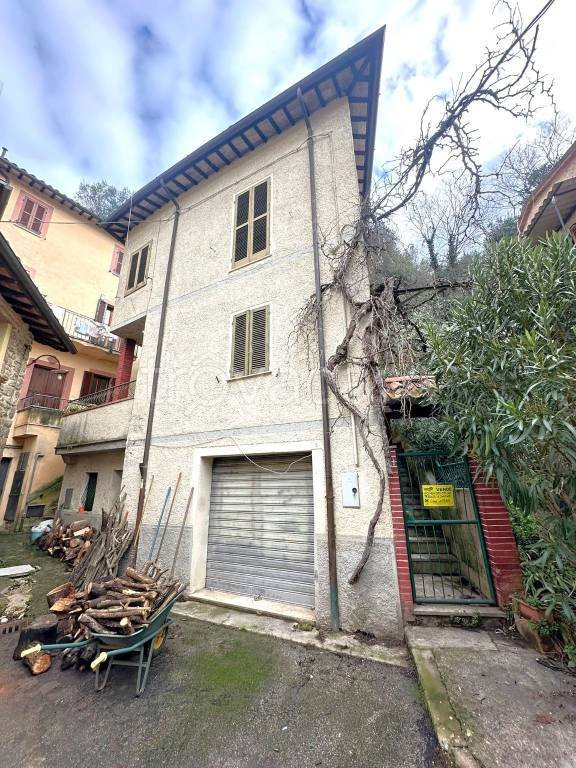 casa indipendente in vendita a Ferentillo