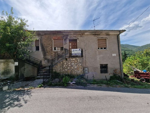casa indipendente in vendita a Ferentillo in zona Terria