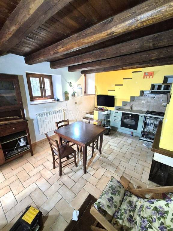 casa indipendente in vendita a Ferentillo