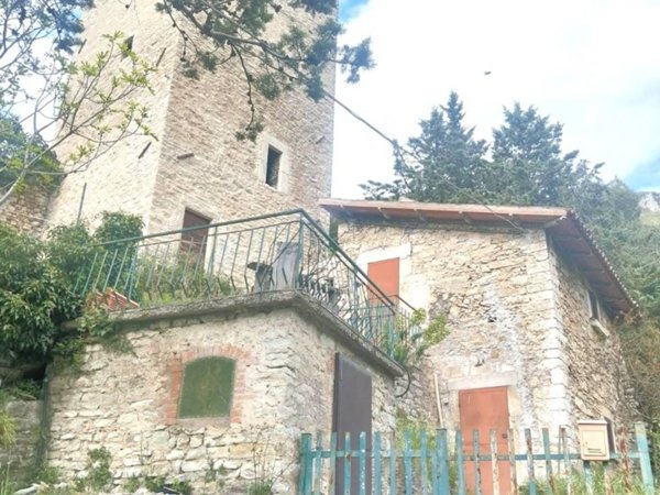 casa indipendente in vendita a Ferentillo in zona Terria