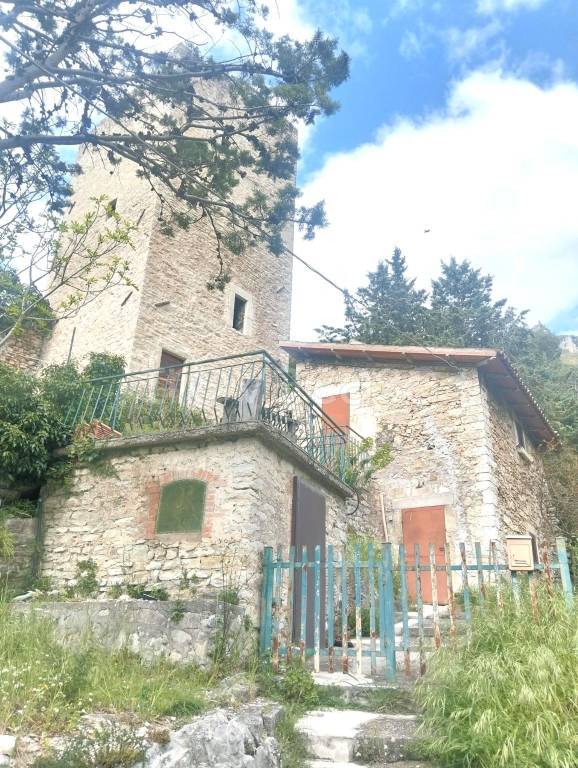 casa indipendente in vendita a Ferentillo in zona Terria