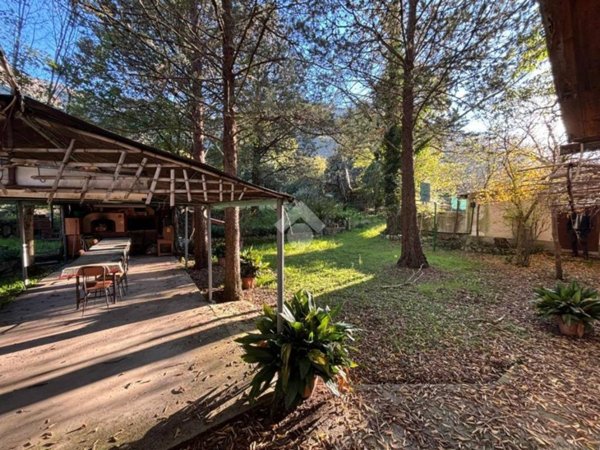 casa indipendente in vendita a Ferentillo in zona Macenano
