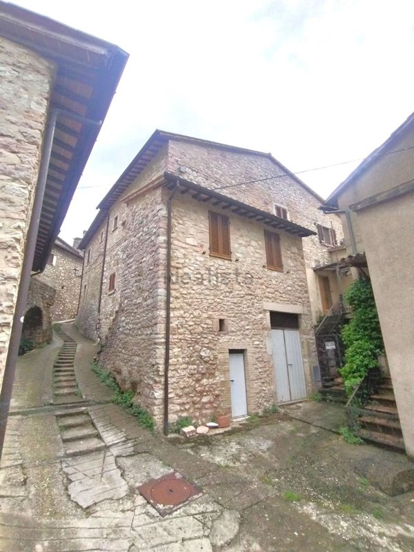 appartamento in vendita a Ferentillo in zona Macenano