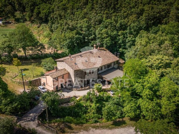 casa indipendente in vendita a Ferentillo in zona Monterivoso