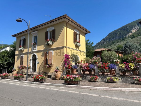 casa indipendente in vendita a Ferentillo