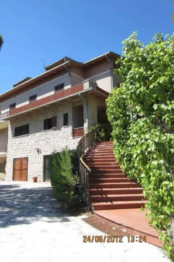 casa indipendente in vendita a Ferentillo