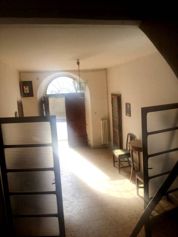 intera palazzina in vendita a Ficulle