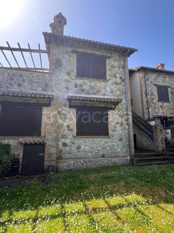 casa indipendente in vendita a Ficulle