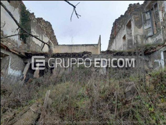 locale commerciale in vendita a Ficulle