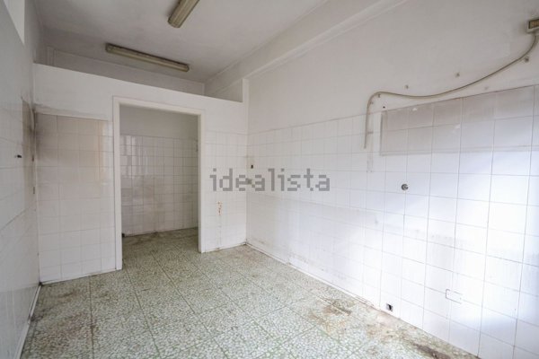 locale commerciale in vendita a Ficulle